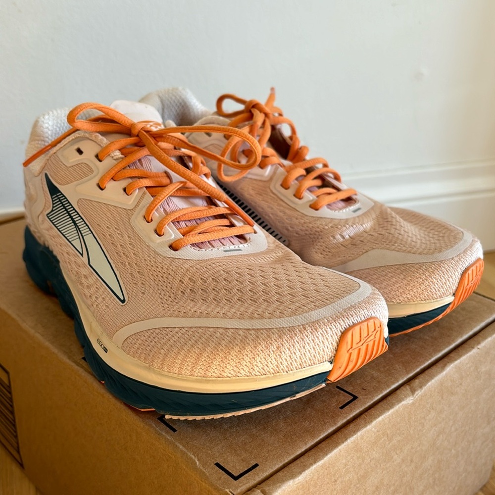 Altra - Running Shoes